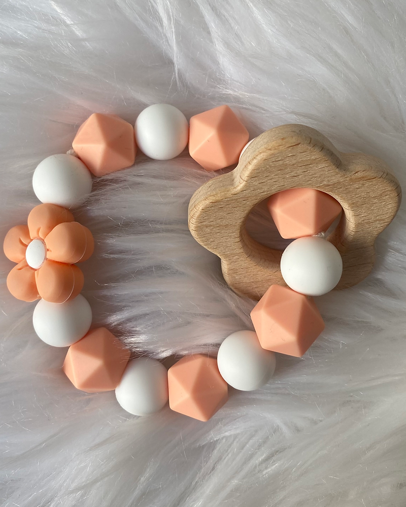Anneau de dentition – Fleur en bambou &amp; silicone hypoallergéniqueAnneau de dentition – Fleur en bambou &amp; silicone hypoallergénique