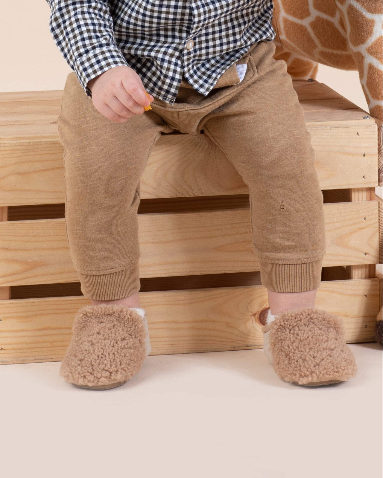 Chewbaca cocooning bébé chaussons souples et confortables pour premiers pas et pieds bien au chaud